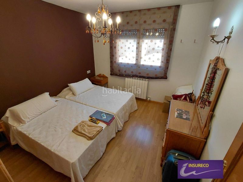 Foto 17e00a78-8c76-46c2-b6e7-e2a9f228f009. Casa aparellada amb calefacció aparcament piscina a Valverde de la Virgen