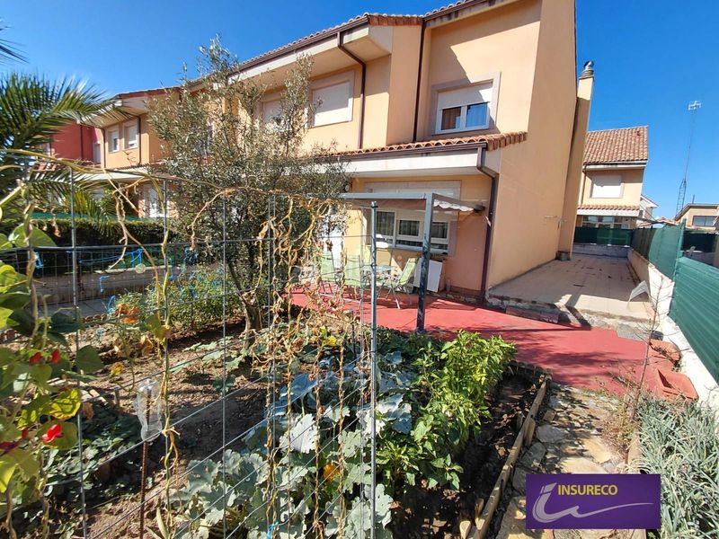 Foto ffc0506a-d739-498f-ae72-e21e08aad5a7. Casa aparellada amb calefacció aparcament piscina a Valverde de la Virgen