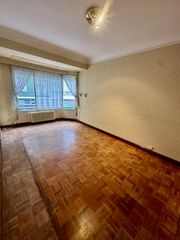 Flat in Calle roa de la vega 23. Centro, piso de 4 dormitorios para reforma integral