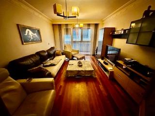 Appartement à Calle párroco don carmelo rodríguez 6. Centro de leon, piso de 4 dormitorios con ascensor, garaje, tras