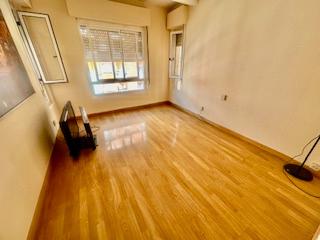 Alquiler Piso  Calle rafael maría de labra 16. Alvaro lopez nuñez, piso sin amueblar