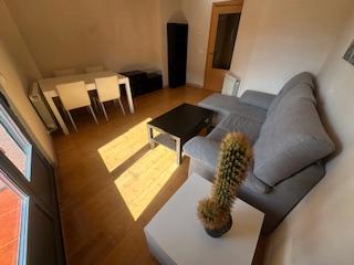 Location Appartement à Calle la ermita 15. Virgen del camino, apartamento amueblado con terraza y trastero,