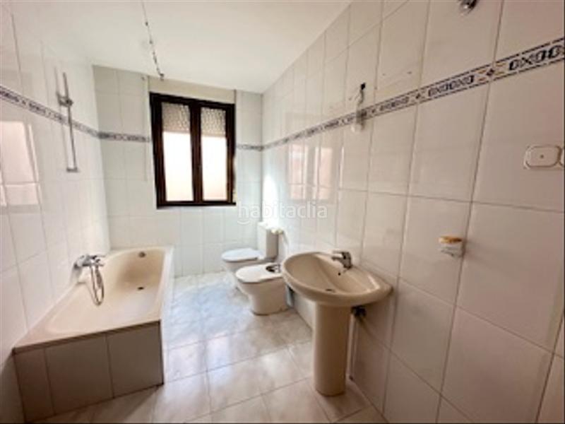 Foto 19c745af-7f05-47f5-8e06-5cde601ef4c7. Miete dachwohnung mit heizung in Centro Ciudad León