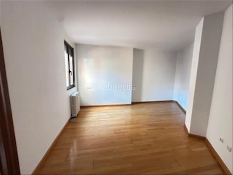 Foto a49a2453-c79f-4c8e-acd7-e811a1c8fa1c. Miete dachwohnung mit heizung in Centro Ciudad León