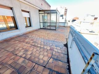 Location Attique  Avenida suero de quiñones 20. Atico en el centro de leon con terraza de 100m