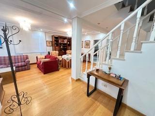 Rent House in San Mamés - La Palomera. Casa amueblada detras de la catedral con finca de 60m