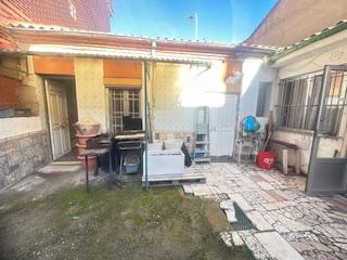 Haus in Las Ventas. Se vende casa para reforma integral al final de mariano andres