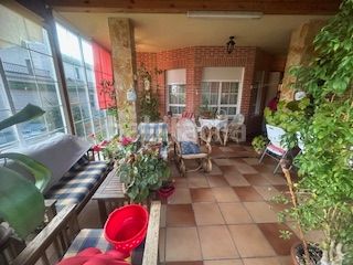 Foto 0876e1e7-a4dc-46b2-8673-0e6efe659abd. Xalet amb calefacció aparcament a Villaquilambre