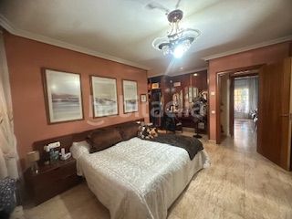 Foto 099a4109-7776-42e5-97f8-b1e519a30f2d. Xalet amb calefacció aparcament a Villaquilambre