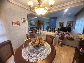 Foto 7b19cf8d-f62c-4f34-94e2-2bcfa6e10e87. Xalet amb calefacció aparcament a Villaquilambre