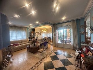 Foto f3c4811e-5c46-4981-b279-861a98de127e. Xalet amb calefacció aparcament a Villaquilambre