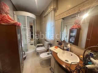 Foto f414ae6a-d4a5-4681-8e0a-b7c9b9dc116b. Xalet amb calefacció aparcament a Villaquilambre