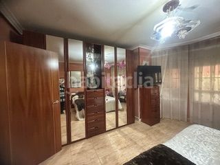 Foto ffe9af87-36b0-4bc7-8906-57533788a5fc. Xalet amb calefacció aparcament a Villaquilambre