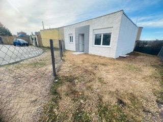 Haus in Valverde de la Virgen. Se vende pareado sin termnar en la virgen del camino