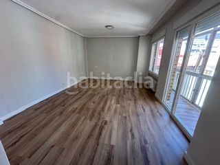Foto 4dc5ffbf-0822-4d05-b26d-dff7a5451685. Rent flat with heating in Centro Ciudad León