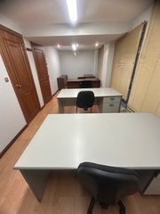 Alquiler Oficina en Calle de la guardia civil 1. Se alquila pequeña oficina al lado de ordoño en calle peatonal d