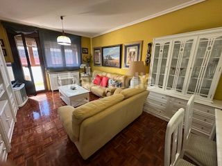 Foto 17449cbe-c237-416a-98a5-228524aa328a. Rent flat with heating parking in San Claudio - La Chantría León