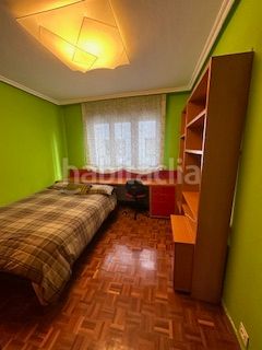 Foto 9f1fb928-520b-4bb5-a278-bbc08dd20fa4. Rent flat with heating parking in San Claudio - La Chantría León