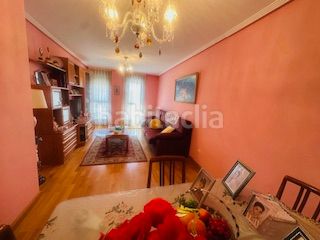 Foto 063f42ae-d3f0-4bcf-bd33-ab9bbd330532. Apartament amb calefacció aparcament terrassa a La Lastra León
