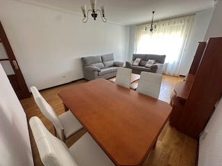 Lloguer Apartament  Calle la fuente 34. Se alquila apartamento amueblado con garaje cerca de la casa de