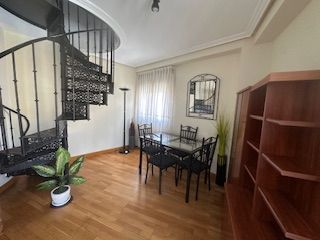 Location Duplex à Avenida de los cubos 15. Catedral, duplex amueblado de dos dormitorios y despacho