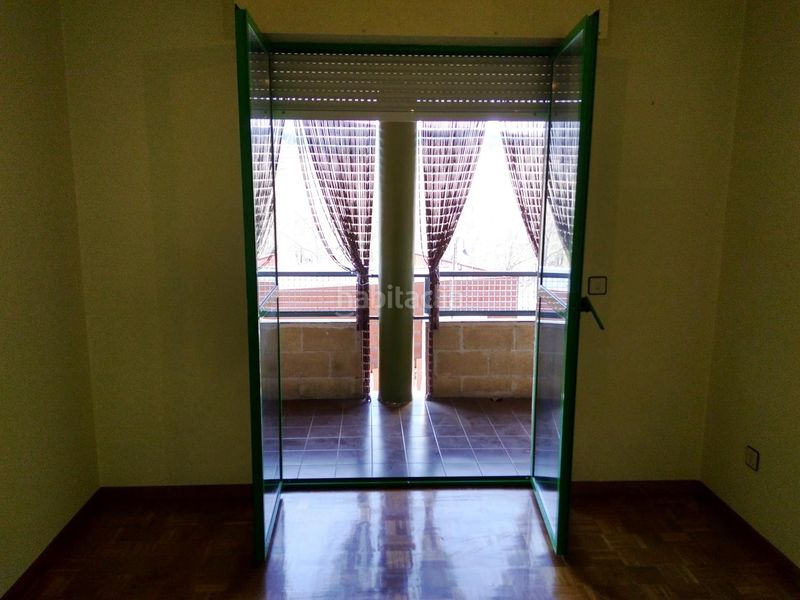 Foto 81905248-ecdc-46b3-8189-77aca71bb5b3. Pis amb calefacció a Vega de Espinareda