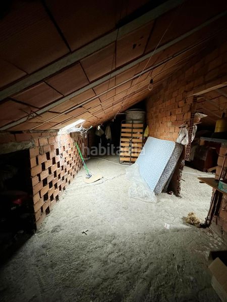 Foto 2a878cf4-0827-47fc-ad22-2c90415b0d57. Casa adossada amb calefacció aparcament a Cuatro Vientos Ponferrada