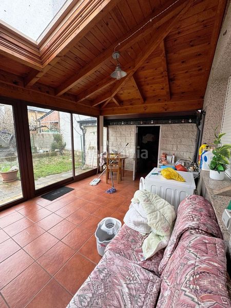 Foto a2c6939e-ebe2-44fa-bf85-09f4d1cbaa1d. Casa adossada amb calefacció aparcament a Cuatro Vientos Ponferrada