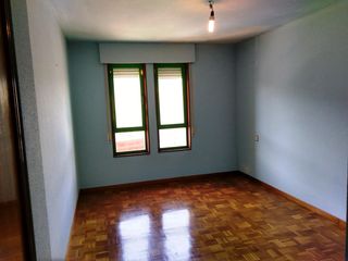 Miete Etagenwohnung in Vega de Espinareda