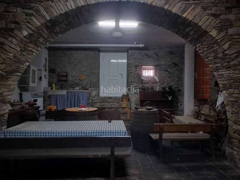 Foto 1831b947-85f0-4369-a3d2-e990050b0384. Casa amb calefacció aparcament a Área Rural Sur Ponferrada