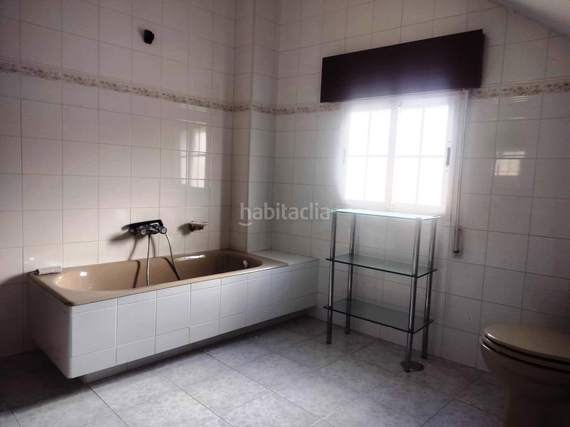 Foto d0795dfd-ff9a-4dd0-852e-18a096de9f3a. Casa amb calefacció aparcament a Área Rural Sur Ponferrada