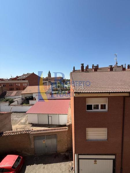 Foto 935b60e4-1ce9-4652-bf24-1cb1f3ebb609. Pis amb calefacció a Valencia de Don Juan