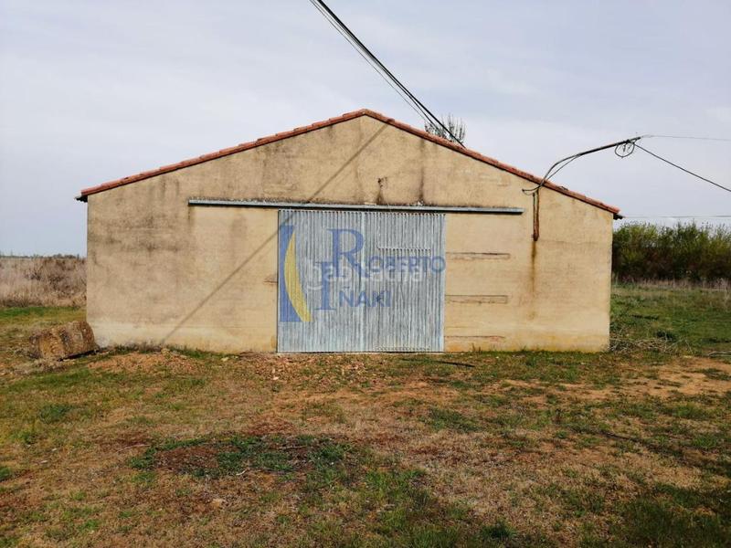 Foto 3928fd44-44f2-4db8-882c-4a2ecf6e5353. Bâtiment à usage industriel dans Gordoncillo