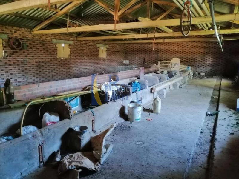 Foto 809e7dfc-19b3-4ed6-9e8b-1c36cdfbcd88. Bâtiment à usage industriel dans Gordoncillo