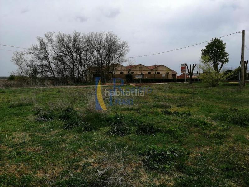 Foto 92803062-a01d-4e4f-b482-c90d155482dc. Bâtiment à usage industriel dans Gordoncillo