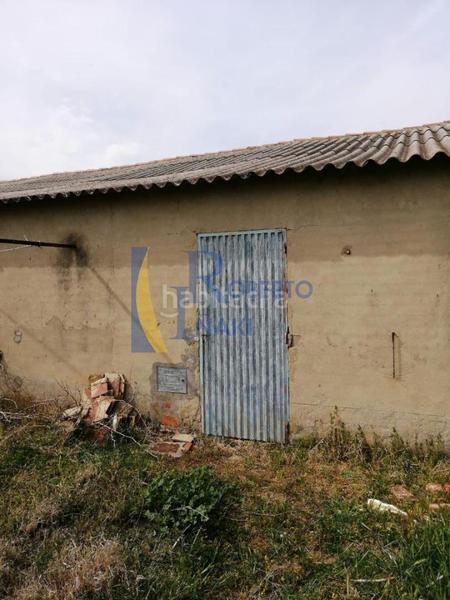 Foto d611c982-7b5c-4a94-9f3d-ed727d57c348. Bâtiment à usage industriel dans Gordoncillo