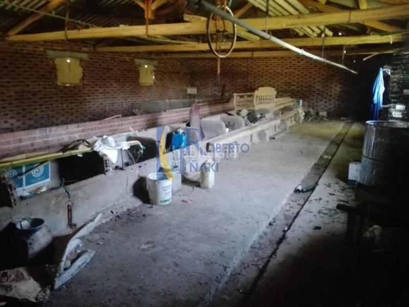 Foto f929ee41-4cb3-4d6c-9162-017edbb6f272. Bâtiment à usage industriel dans Gordoncillo