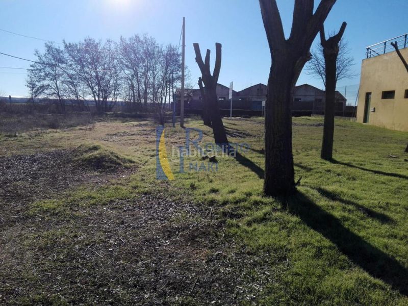 Foto 51ae44dd-62d4-4f06-bd83-e399b00becfc. Capannone industriale in Gordoncillo
