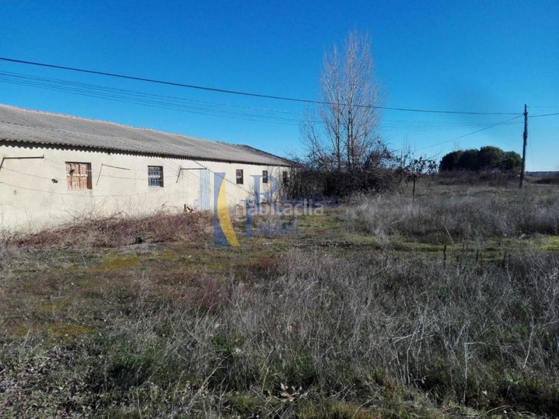 Foto 7b5e1a13-55ca-42dd-96a3-287758126007. Capannone industriale in Gordoncillo