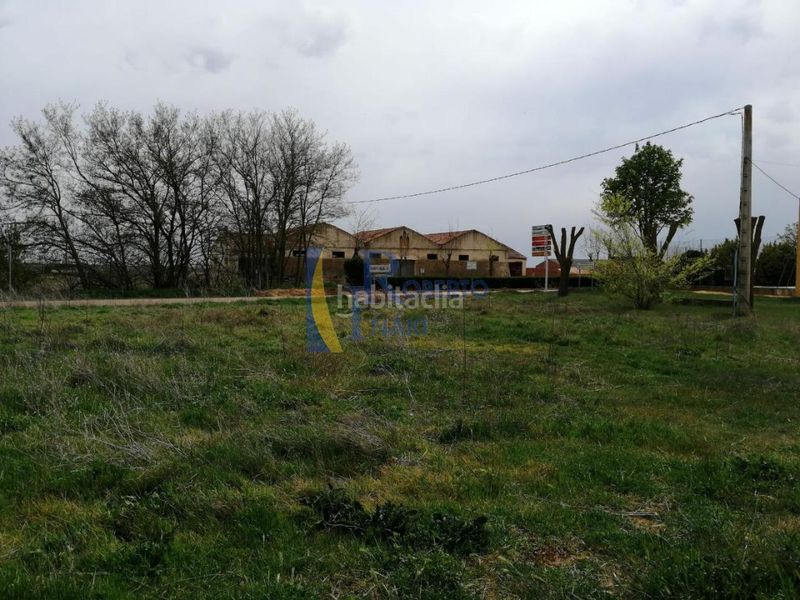 Foto d58cca23-dd9e-4caf-b796-294c7bf8828a. Capannone industriale in Gordoncillo