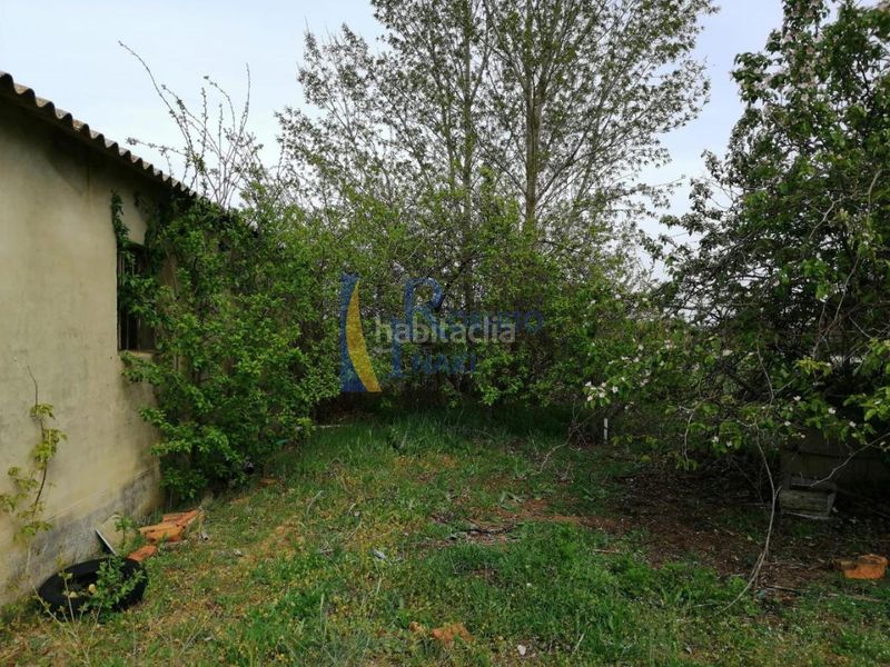Foto fa1f3852-43ca-483e-a41b-32e74851b5e2. Capannone industriale in Gordoncillo