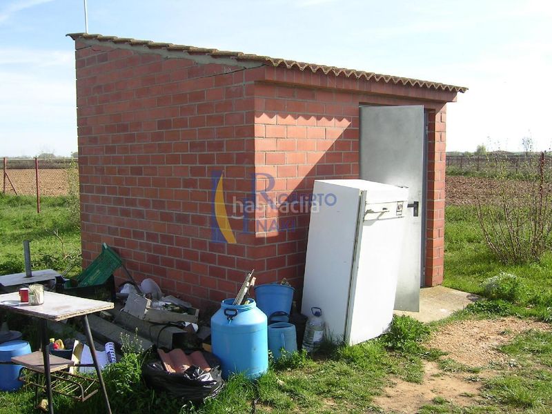 Foto 2368017a-eed7-4d94-87c3-d4592445db27. Finca rústica a Villamañán