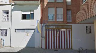 Parking voiture à Valencia de Don Juan