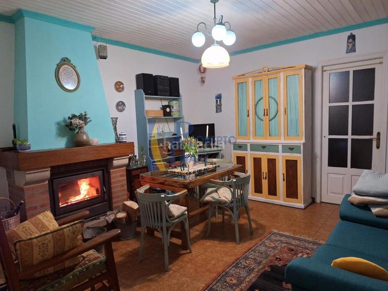 Foto b5fa9b44-f91a-4732-b3f6-ca853040b364. House with heating in Fresno de la Vega