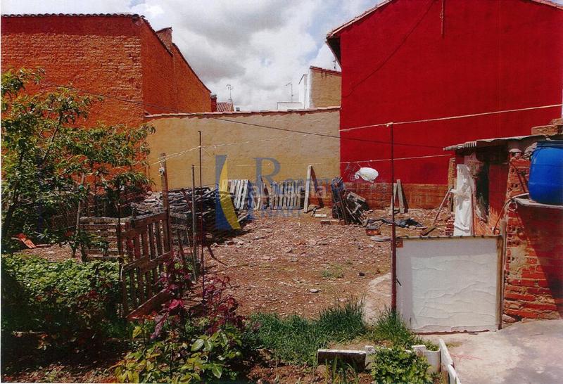 Foto a6ce9f6e-76e6-437f-9b81-ca6ee17dde88. Terreno residencial en Valencia de Don Juan
