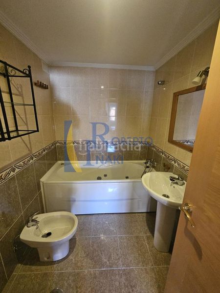 Foto 0a349fc6-2ebb-412a-aafd-8dc8c96d8a54. Pis amb calefacció aparcament a Valencia de Don Juan