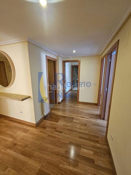 Foto b8cf9b5a-48a4-42ae-8d06-69840efdc99e. Pis amb calefacció aparcament a Valencia de Don Juan