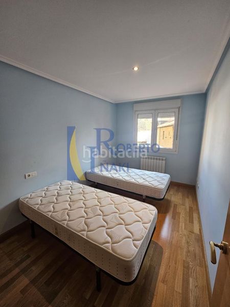 Foto e95d76b7-802d-48a3-bf5c-056ced48de00. Pis amb calefacció aparcament a Valencia de Don Juan