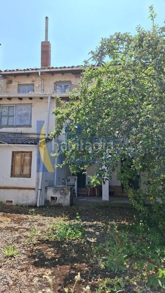 Foto ffa5c171-988b-4036-88dd-5b144bb21430. Casa a Valencia de Don Juan