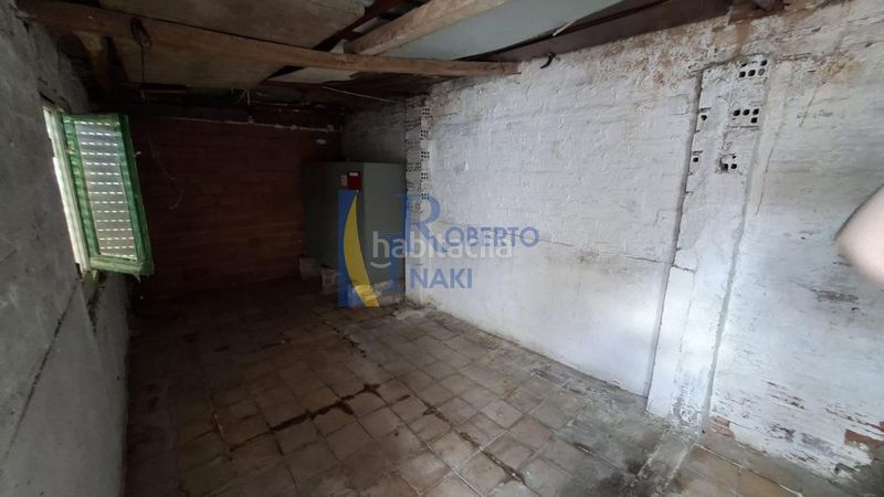 Foto c391396d-07a9-40cd-ada1-f883f1272a2a. Casa amb calefacció aparcament a Villamañán